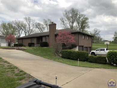 8525 SW 21st St, Topeka, KS 66615 - photo 2