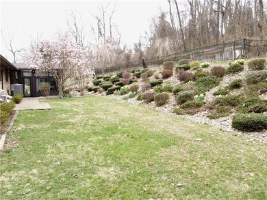 Tranquility in this yard will have you super relax
