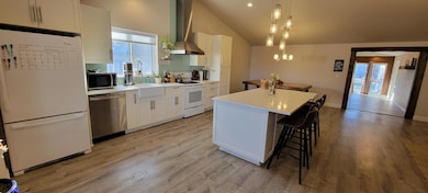 2021 SW 24th St, Redmond, OR 97756 - photo 5