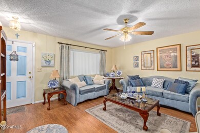 10347 W Caron Dr, Sun City, AZ 85351 - photo 4