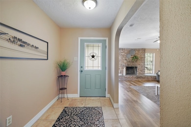 1803 Alta Vista Dr, Alvin, TX 77511 - photo 3