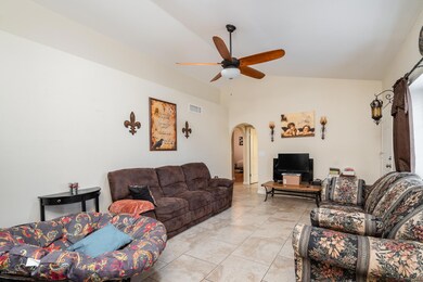 05_Living-Room-02