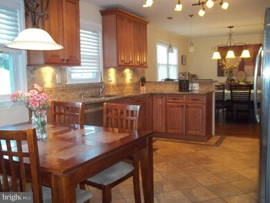 859 Phillips Rd, Warminster, PA 18974 - photo 4