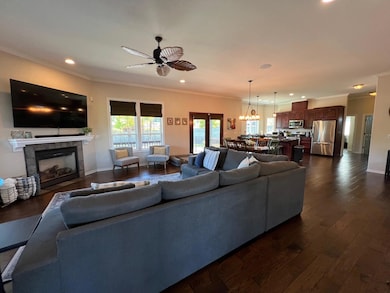 3351 Bennett GR 2