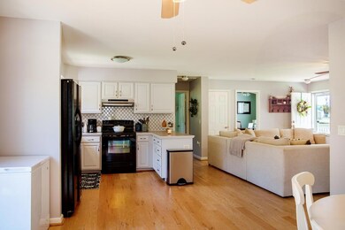 406 Pond Dr, Dunnsville, VA 22454 - photo 4