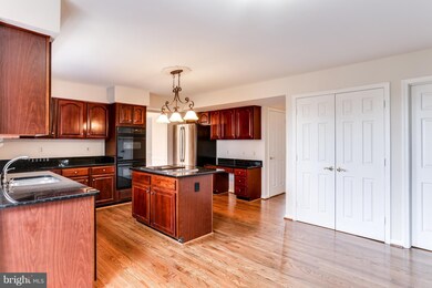 4570 Doncaster Dr, Ellicott City, MD 21043 - photo 7