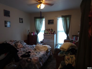 1521 W 6th St, Davenport, IA 52802 - photo 3