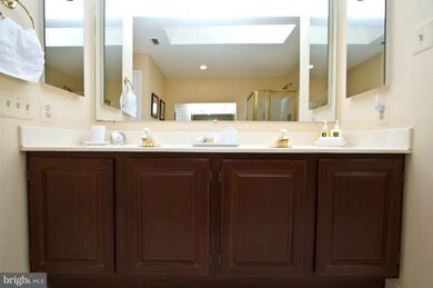 15237 Surrey House Way, Centreville, VA 20120 - photo 2