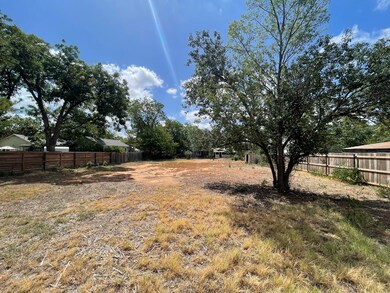 806 N Elm St unit 11R, Fredericksburg, TX 78624 - photo 3
