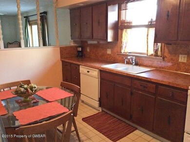 19 Pine Ave, Tamaqua, PA 18252 - photo 5