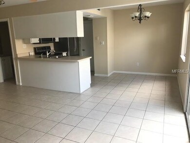 Dinette/ Kitchen