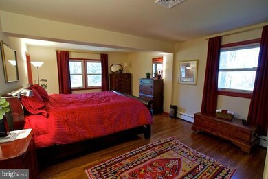 3525 Barkley Dr, Fairfax, VA 22031 - photo 4