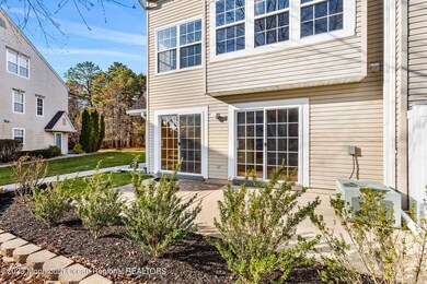 40 Dover Ct-Tinton Falls-NJ-04