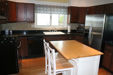 40 Rose Ct, Albany, NY 12209 - photo 7