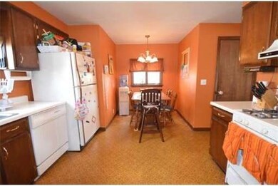 18 Grant St, Lynn, MA 01902 - photo 4