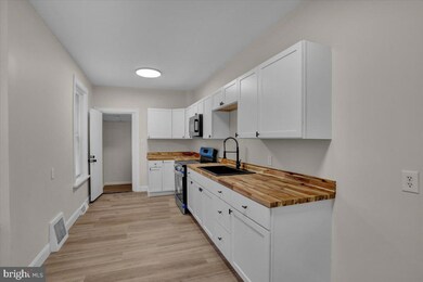 1444 N Front St, Reading, PA 19601 - photo 6