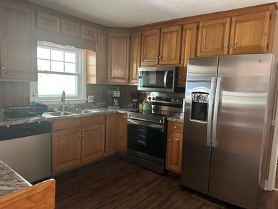 1817 W Lakeridge Dr, Albany, GA 31707 - photo 3