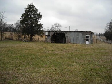 105 Uselton Rd, Shelbyville, TN 37160 - photo 2
