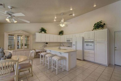 GOURMET KITCHEN