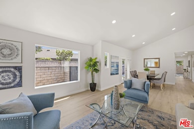 13 Pepper Ct, Inglewood, CA 90302 - photo 2