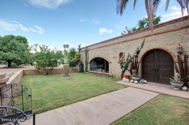 Front entry courtyard
