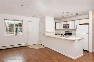 3206ElkRun_Small20082811