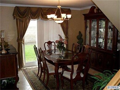 FORMAL DINNING ROOM