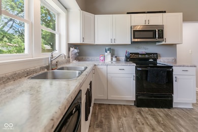 210 E 27th St, Muncie, IN 47302 - photo 3