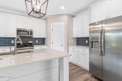 10-web-or-mls-266 Lakeview Dr-04902