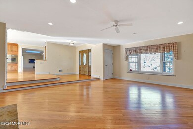 6 Deercrest Dr, Holmdel, NJ 07733 - photo 7