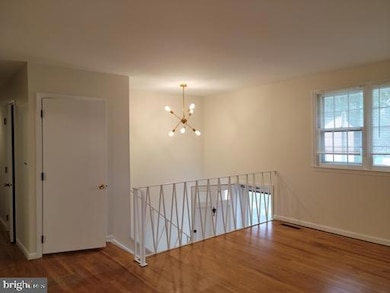 904 Rahway Dr, Newark, DE 19711 - photo 2