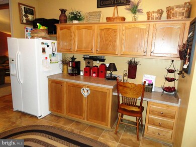 172 Sonnys Ct, Lothian, MD 20711 - photo 5