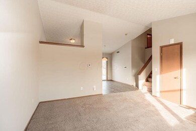 3123 Falcon Bridge Dr, Columbus, OH 43232 - photo 5