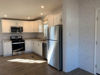 6 Downfield Ln, Rochester, NH 03867 - photo 2