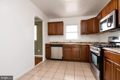 502 Hill Rd, Hyattsville, MD 20785 - photo 6