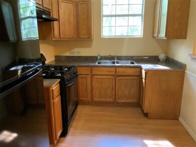 606 N Clements St, Gainesville, TX 76240 - photo 4