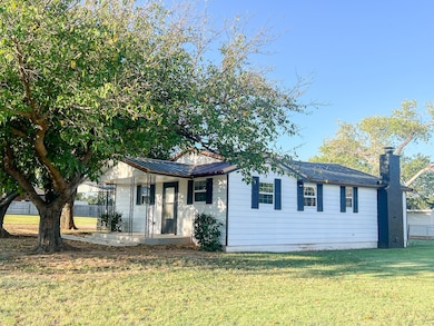 301 S Rose, Archer City, TX 76351 - photo 2