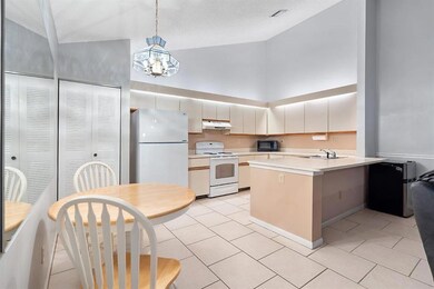 1218 Shibumy Cir unit D, West Palm Beach, FL 33415 - photo 5