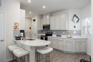 Eat in Kitchen/ Breakfast Bar