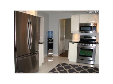 Stainless appliances, gas range