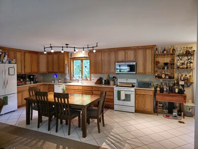 Kitchen/Dining