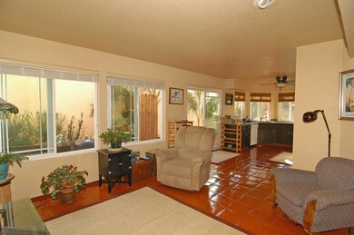 Familyroom & kitchen