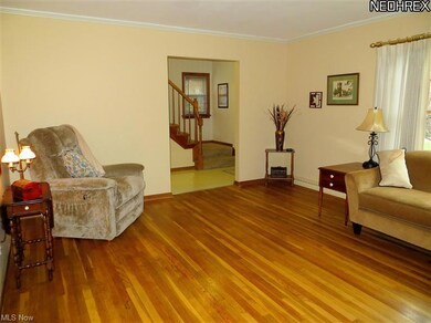 Formal Living Rm w/Gleaming Hardwood Floors. Gas F