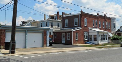 1300 E 11th St, Crum Lynne, PA 19022 - photo 2