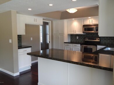 Kitchen breakfast bar