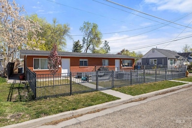 812 E Sherman Ave, Nampa, ID 83686 - photo 2