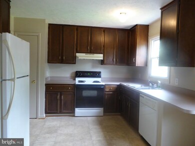 602 W 11th St, Front Royal, VA 22630 - photo 5