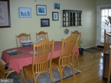 204 Toddson Ln, Owings Mills, MD 21117 - photo 4