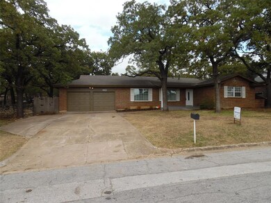 612 Plainview Dr, Hurst, TX 76054 - photo 2