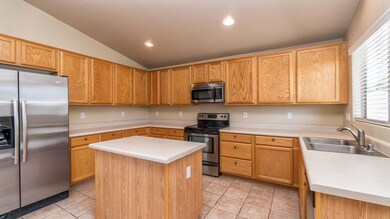 2283 E Torrey Pines Pl-13